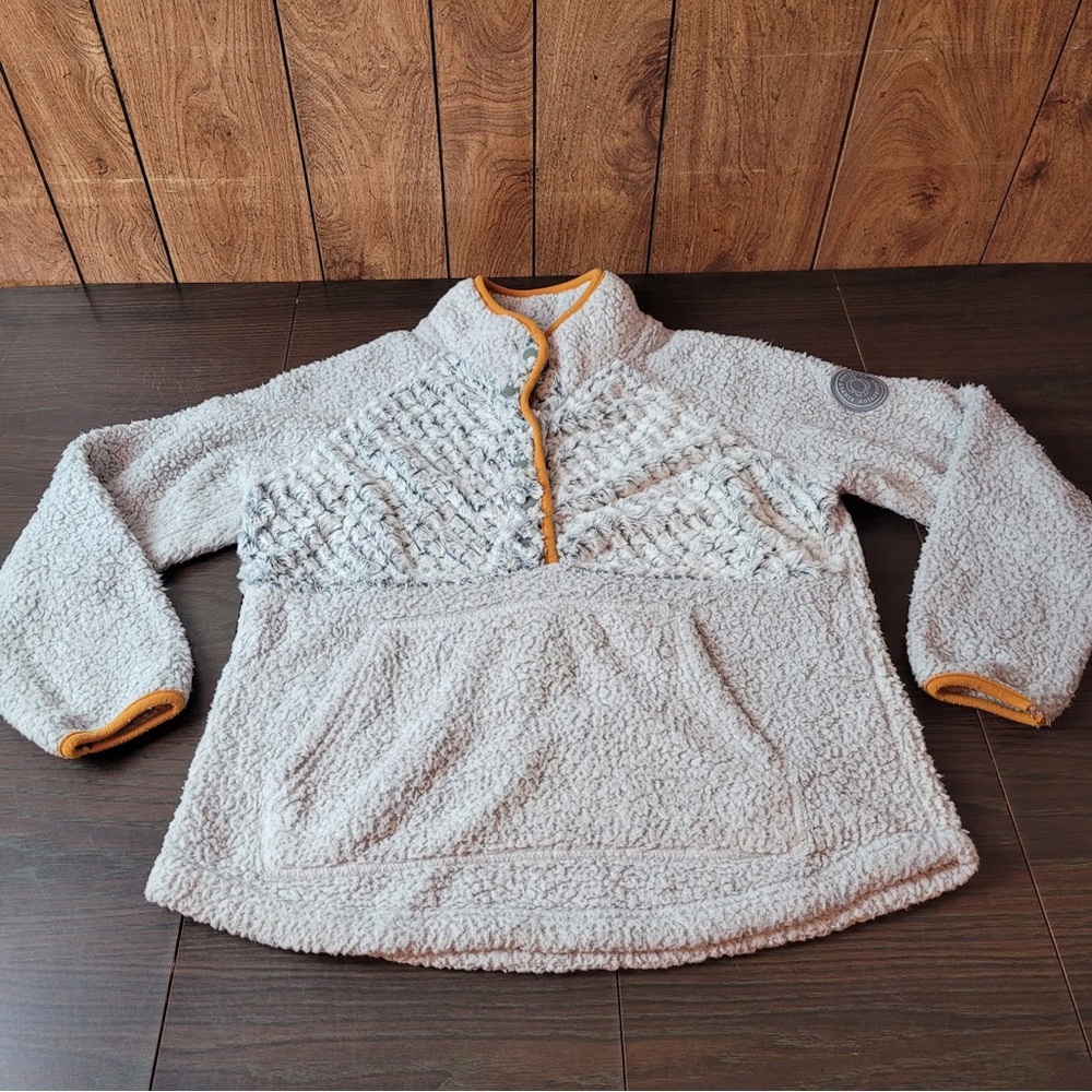 ⭐️ Simply Southern Gray Sherpa with Gold Details